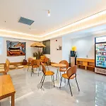 Denpa Inn - Shanghai Hongqiao Jinhui Road Branch
